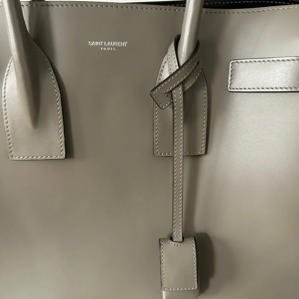 Barely worn, looks like new Small Saint Laurent Sac Du Jour - Picture 5 of 7